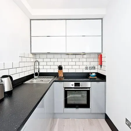 Heinze Flat 402 - One Bedroom Fourth Floor Flat By City Living London Exterior photo